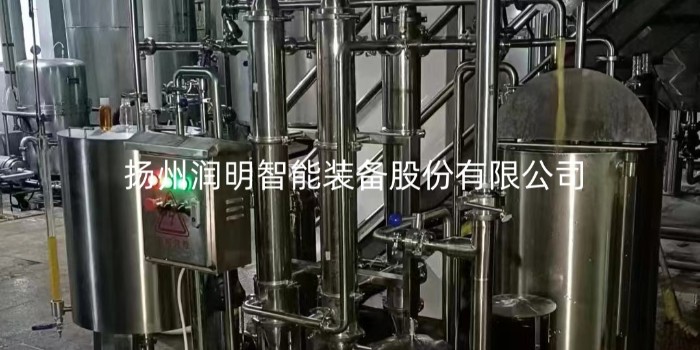 揚(yáng)州潤(rùn)明無(wú)土過(guò)濾機(jī)  0.1微米美國(guó)進(jìn)口不銹鋼膜錯(cuò)流膜  在黃酒廠車(chē)間使用現(xiàn)場(chǎng)