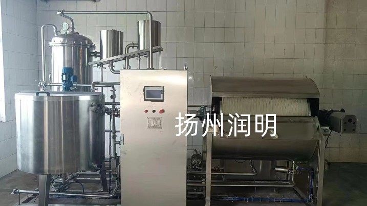 真空轉(zhuǎn)鼓過(guò)濾機(jī)應(yīng)用于醋、醬油廠過(guò)濾。